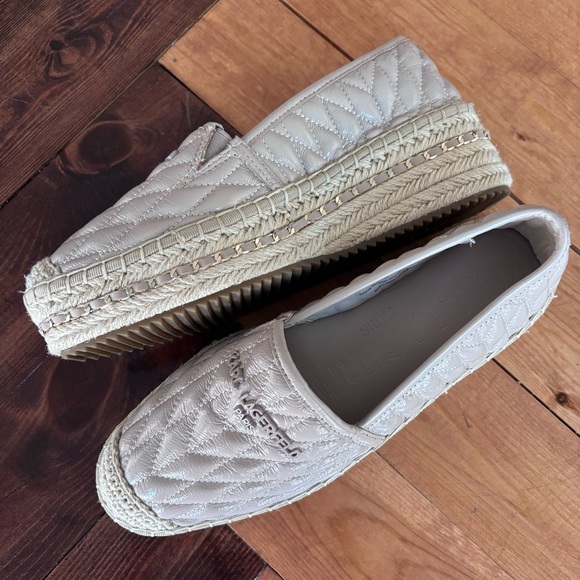 ✨ Karl Lagerfeld Paris Desta Logo Quilted Espadrille✨ - Picture 2 of 3